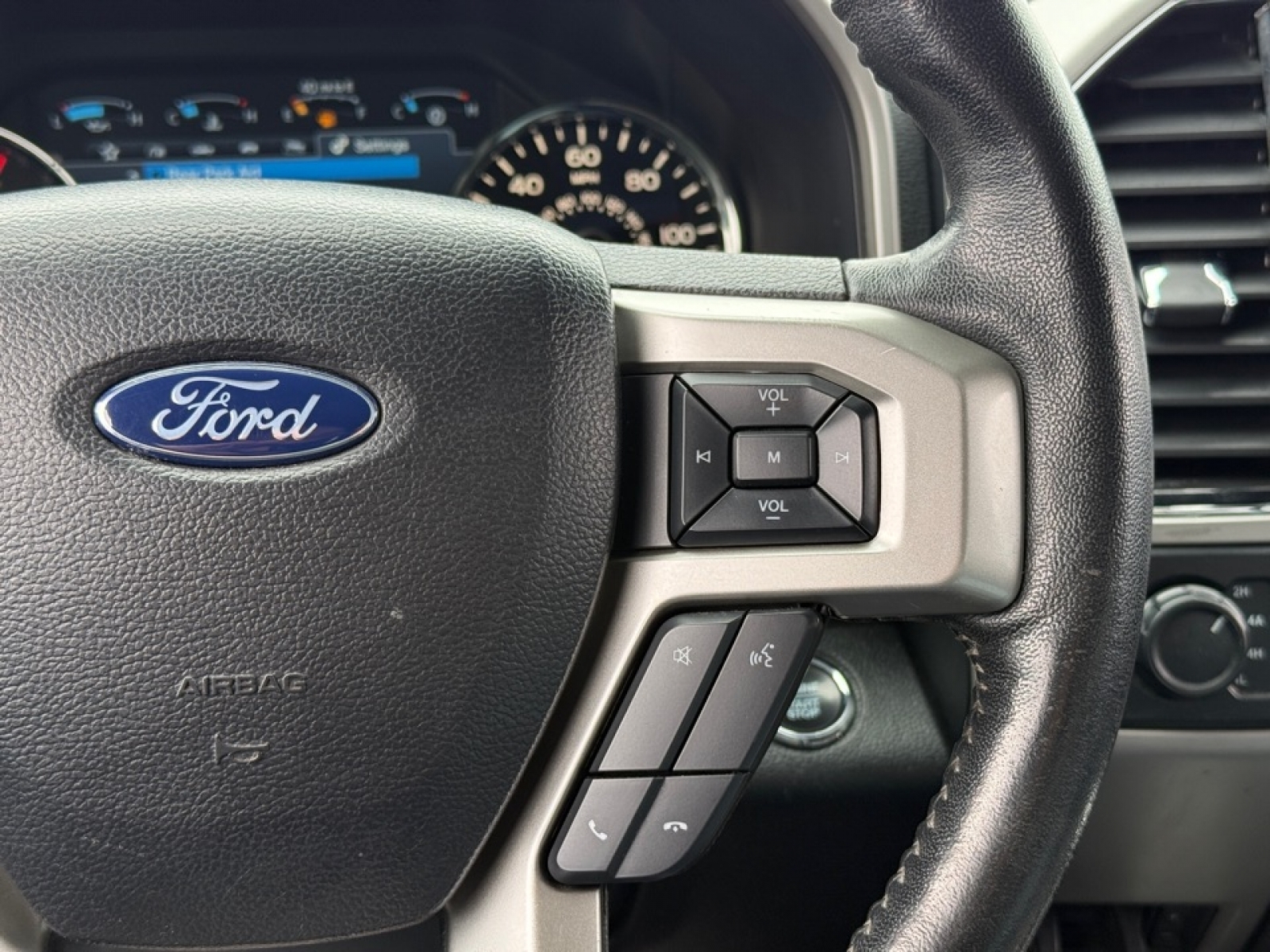 2020 Ford F-150 LARIAT, 39506, Photo