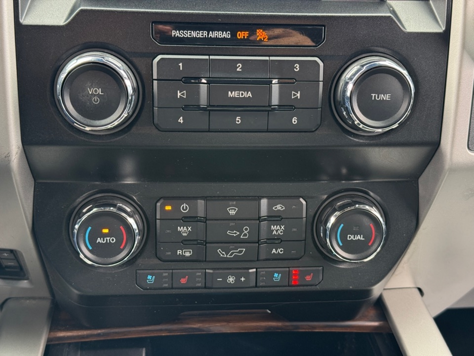 2020 Ford F-150 LARIAT, 39506, Photo