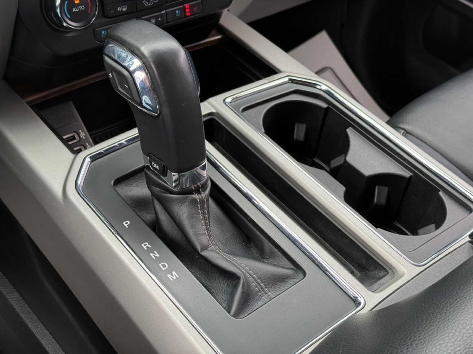 2020 Ford F-150 LARIAT, 39506, Photo