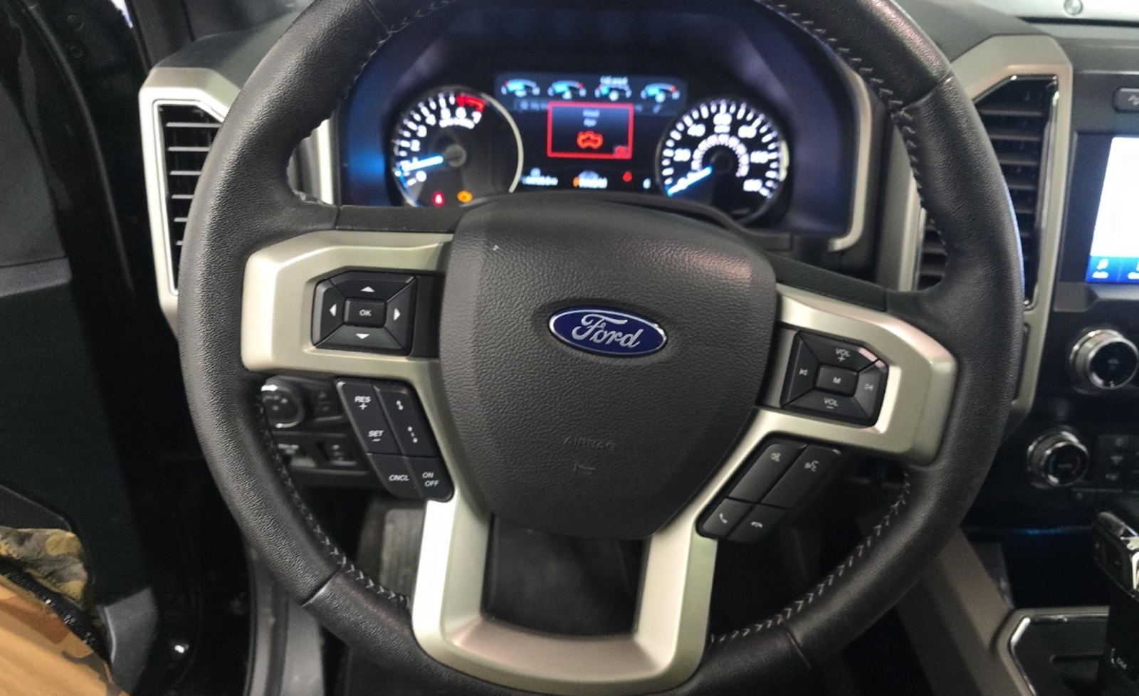 2020 Ford F-150 LARIAT, 39811, Photo