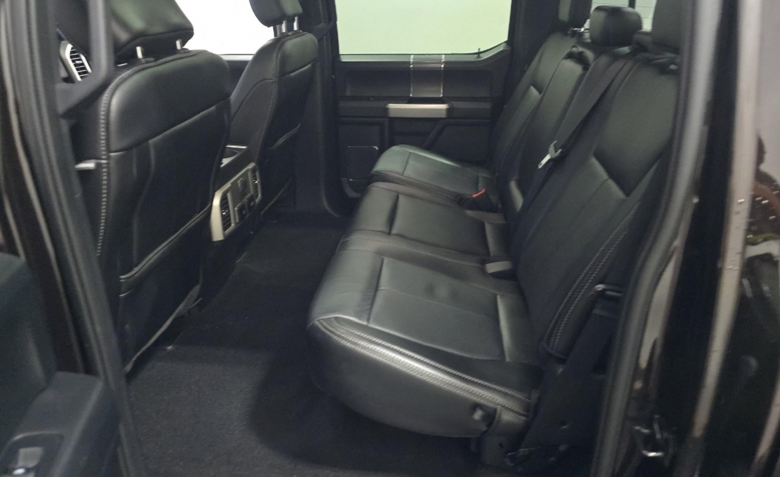 2020 Ford F-150 LARIAT, 39811, Photo