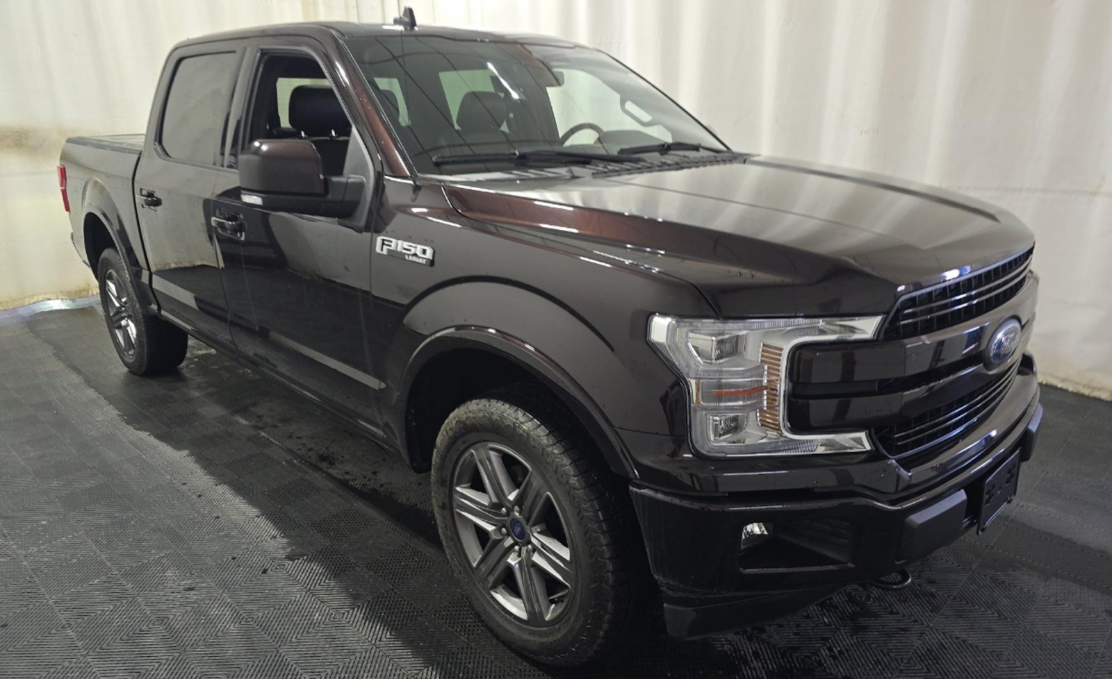 2020 Ford F-150 LARIAT, 39811, Photo