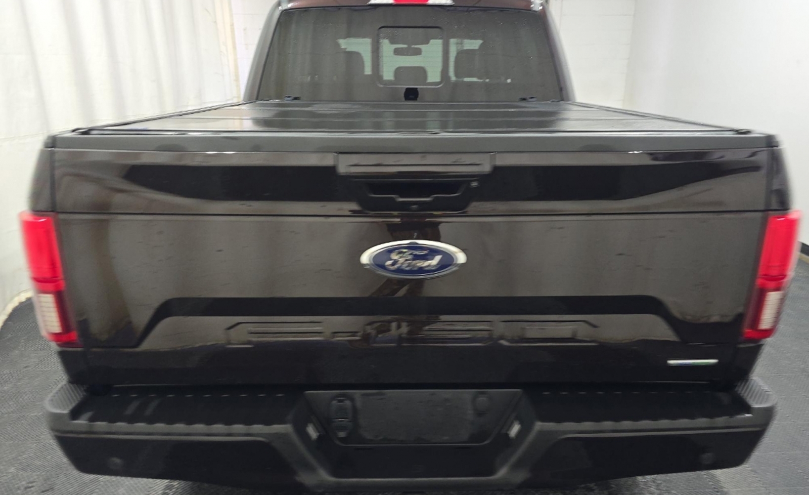 2020 Ford F-150 LARIAT, 39811, Photo