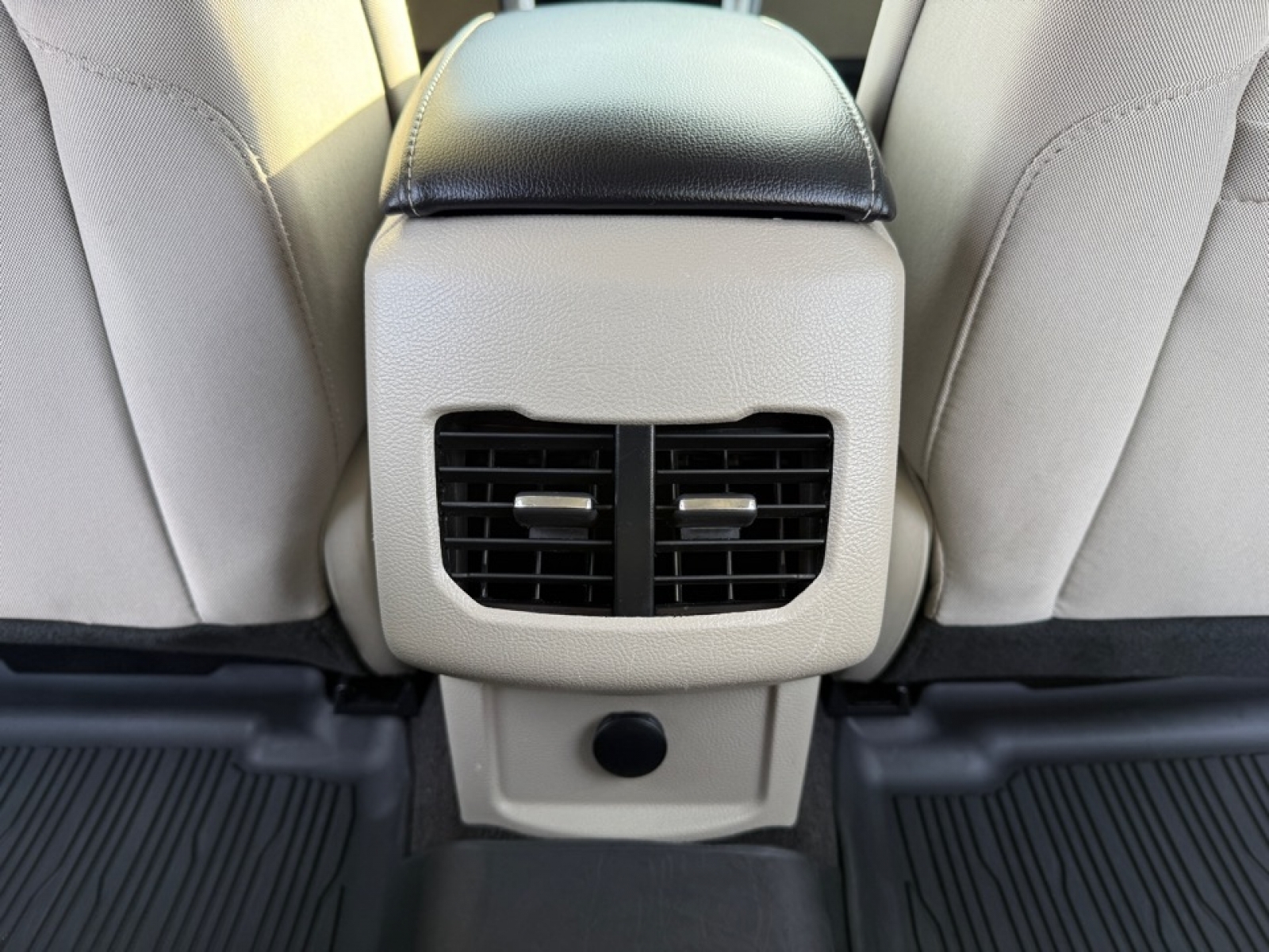 2020 Ford Fusion SE, 39253, Photo