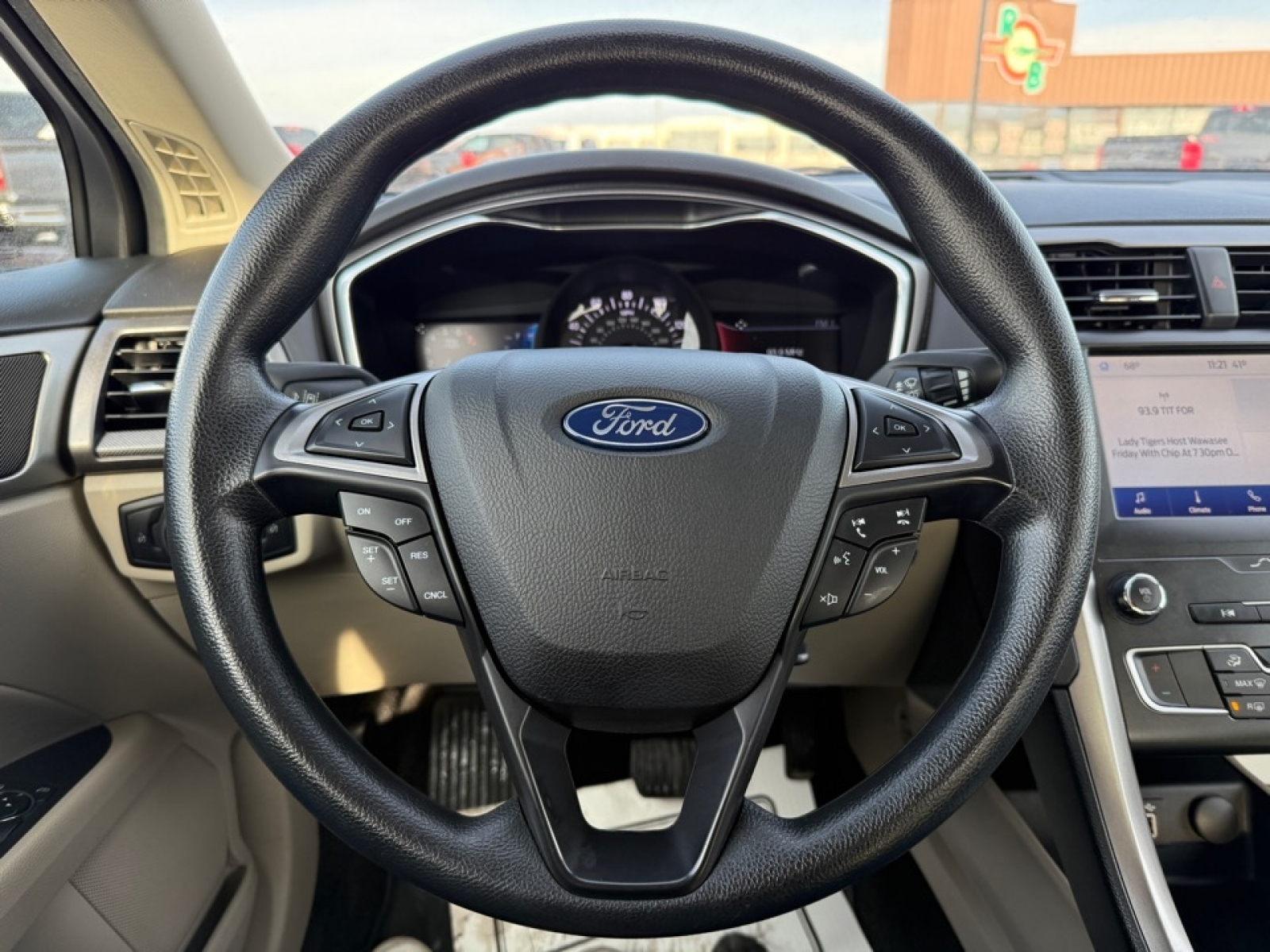 2020 Ford Fusion SE, 39253, Photo