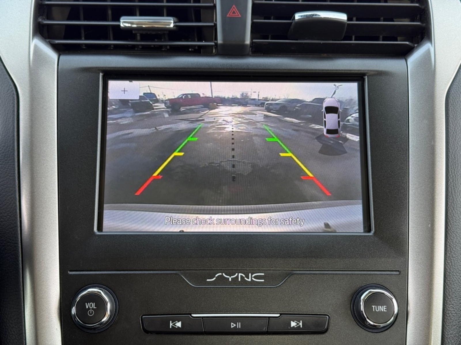 2020 Ford Fusion SE, 39253, Photo