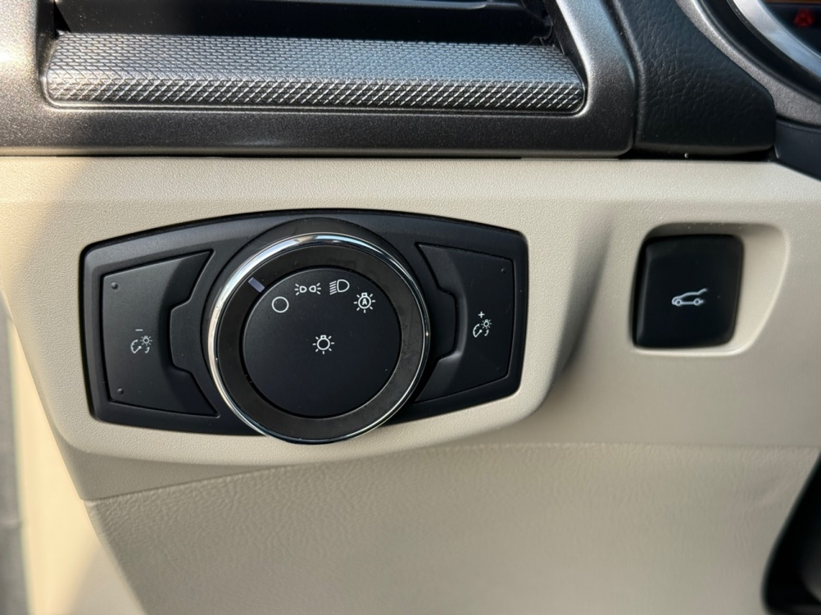 2020 Ford Fusion SE, 39253, Photo