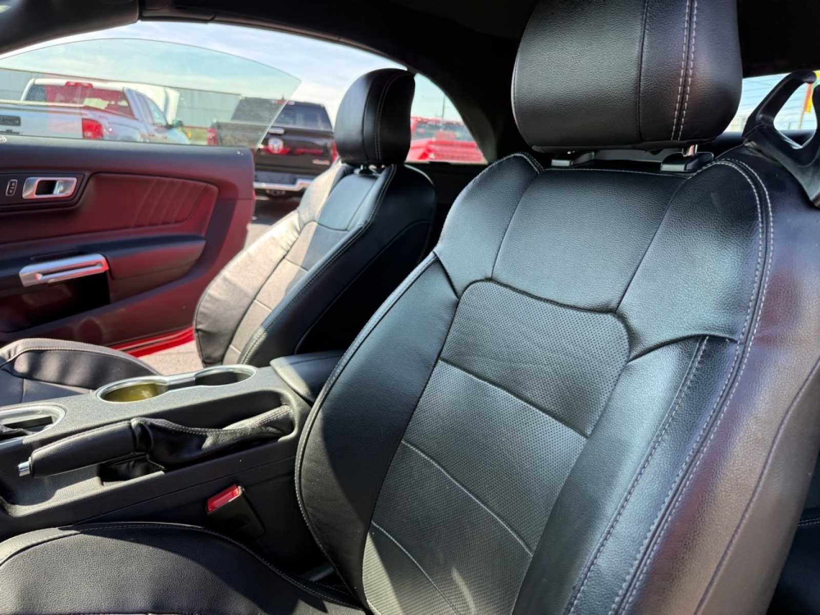 2020 Ford Mustang EcoBoost Premium Convertible, 39624, Photo