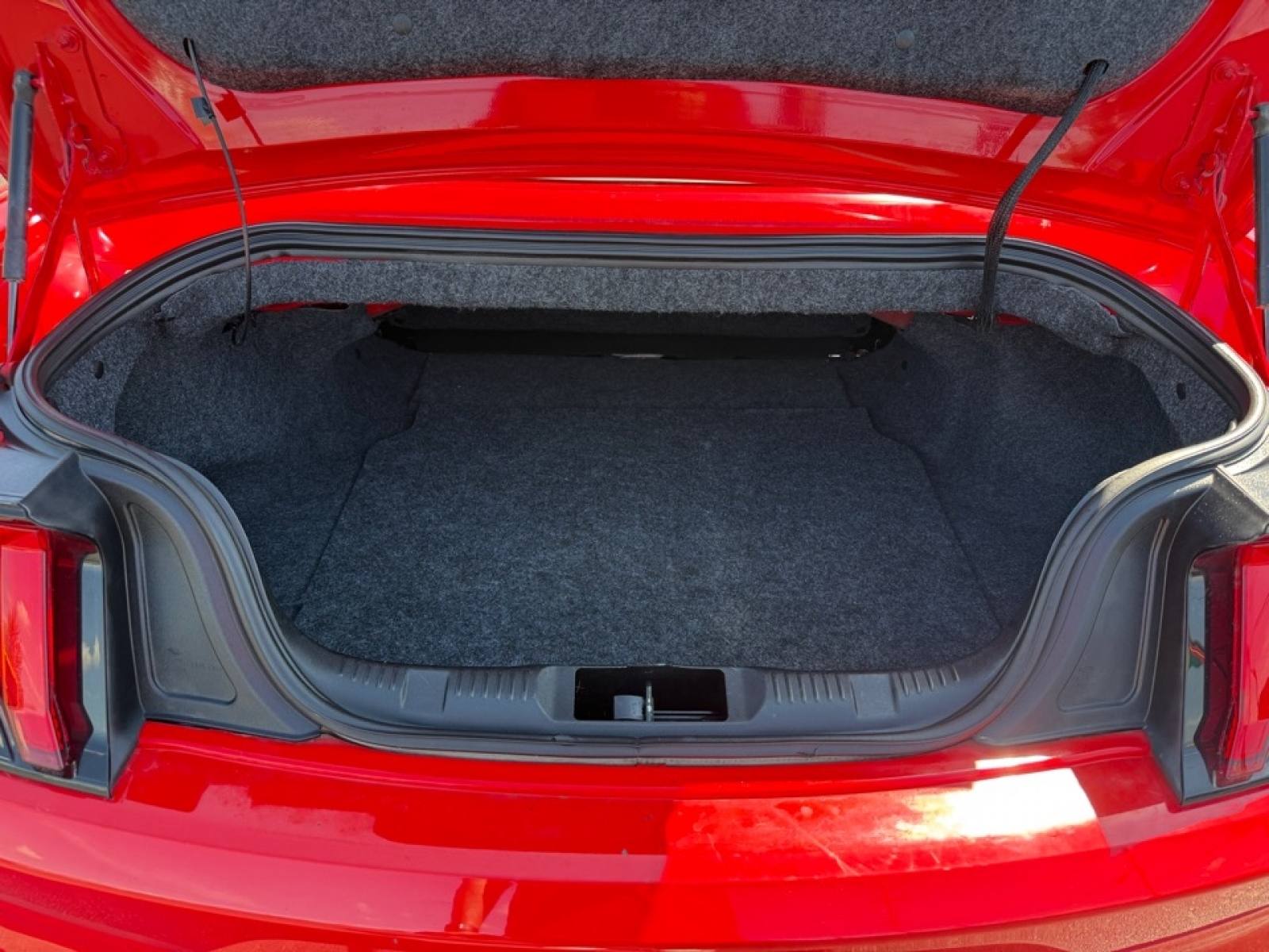 2020 Ford Mustang EcoBoost Premium Convertible, 39624, Photo