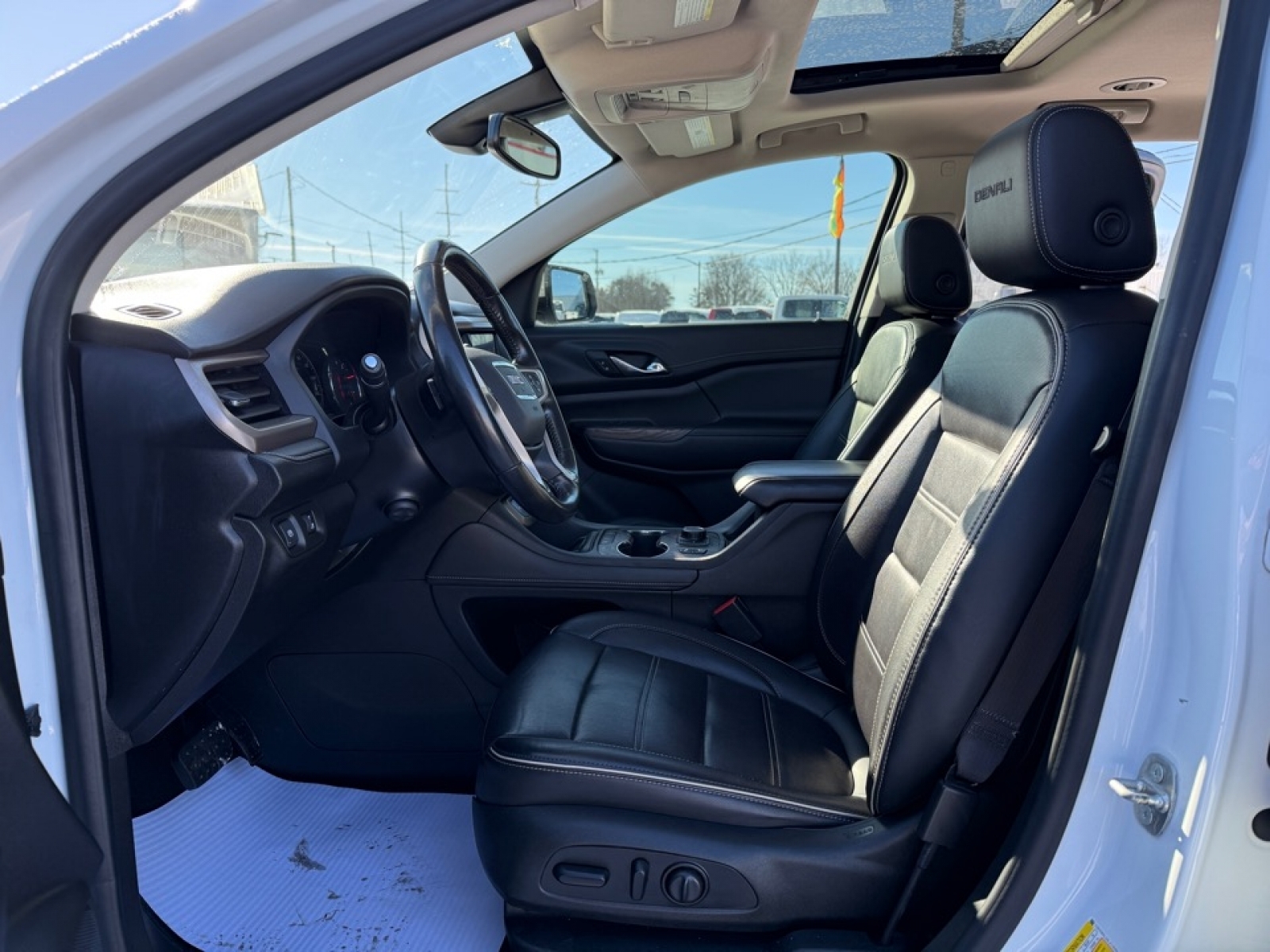2020 GMC Acadia AWD Denali, 39412, Photo