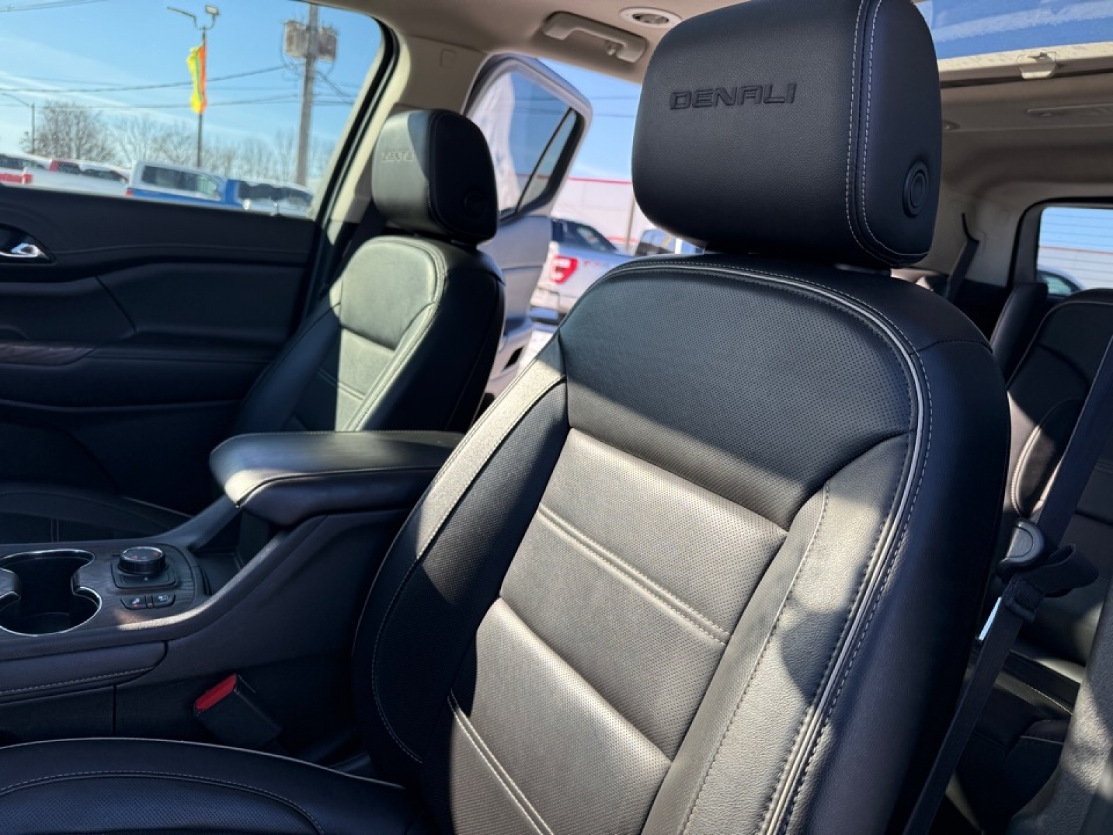2020 GMC Acadia AWD Denali, 39412, Photo