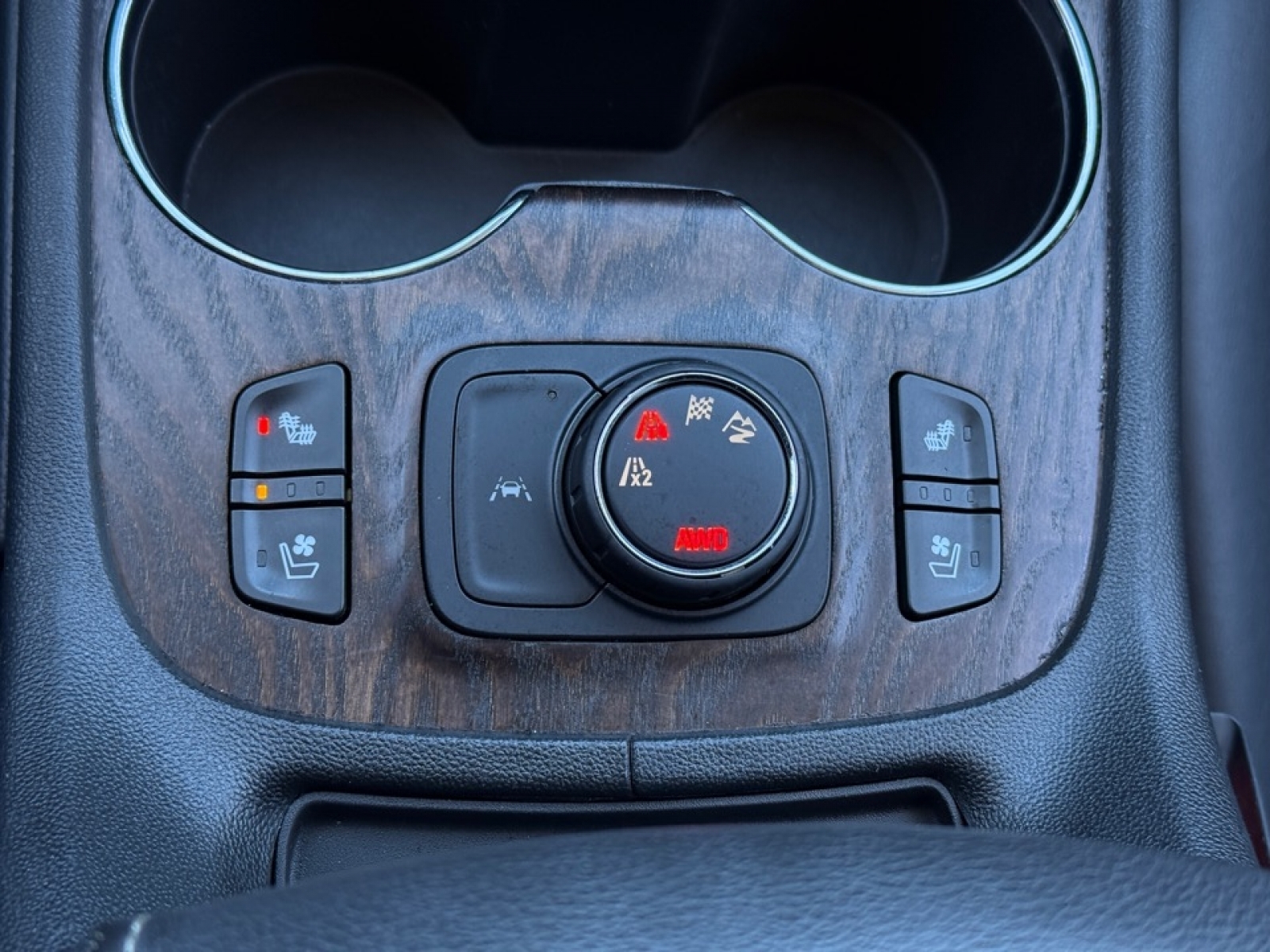 2020 GMC Acadia AWD Denali, 39412, Photo