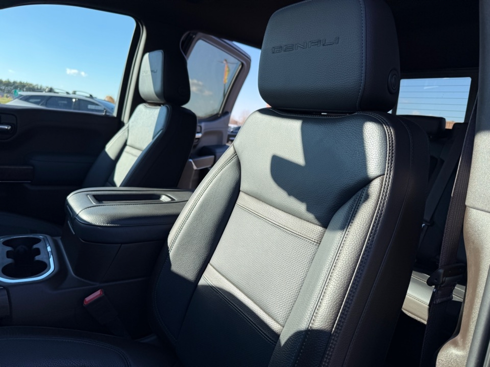 2020 GMC Sierra 1500 4WD Crew Cab Short Box Denali, 39187, Photo