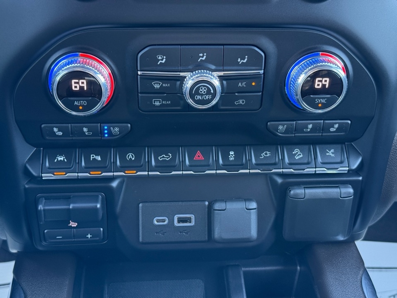 2020 GMC Sierra 1500 4WD Crew Cab Short Box Denali, 39187, Photo