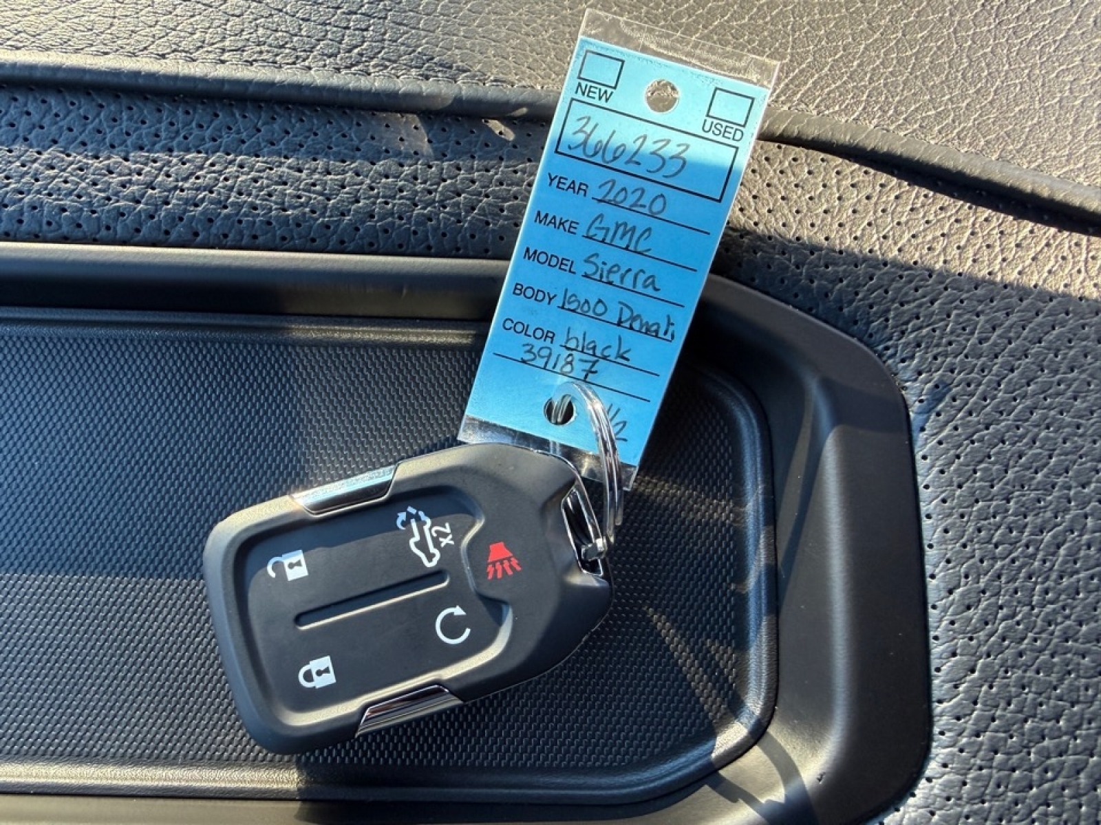 2020 GMC Sierra 1500 4WD Crew Cab Short Box Denali, 39187, Photo