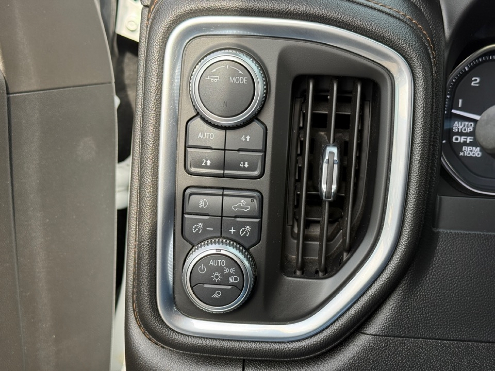 2020 GMC Sierra 1500 AT4, 39344, Photo