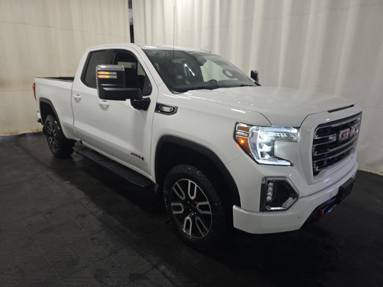 2020 GMC Sierra 1500 AT4, 39875, Photo