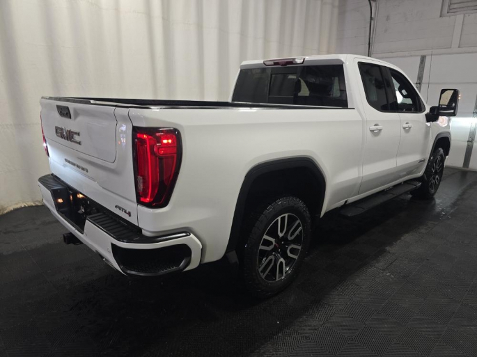2020 GMC Sierra 1500 AT4, 39875, Photo