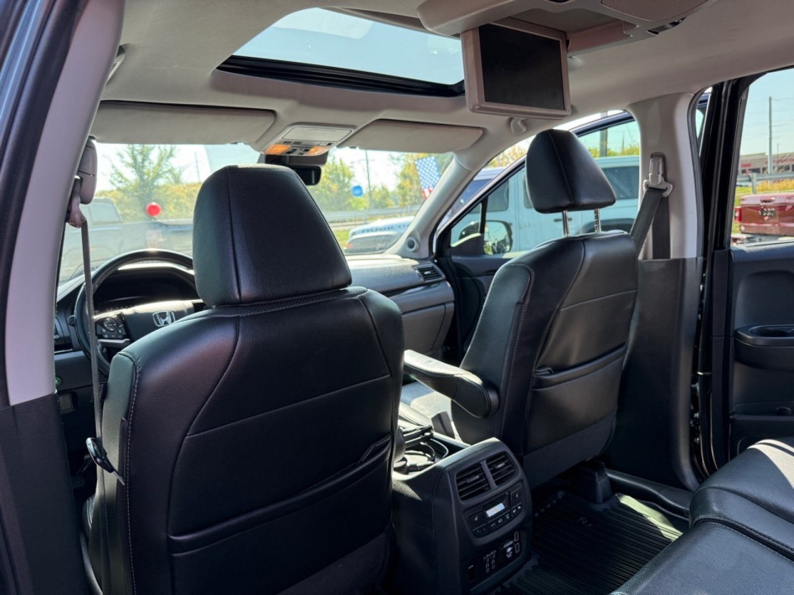 2020 Honda Pilot Touring photo 17