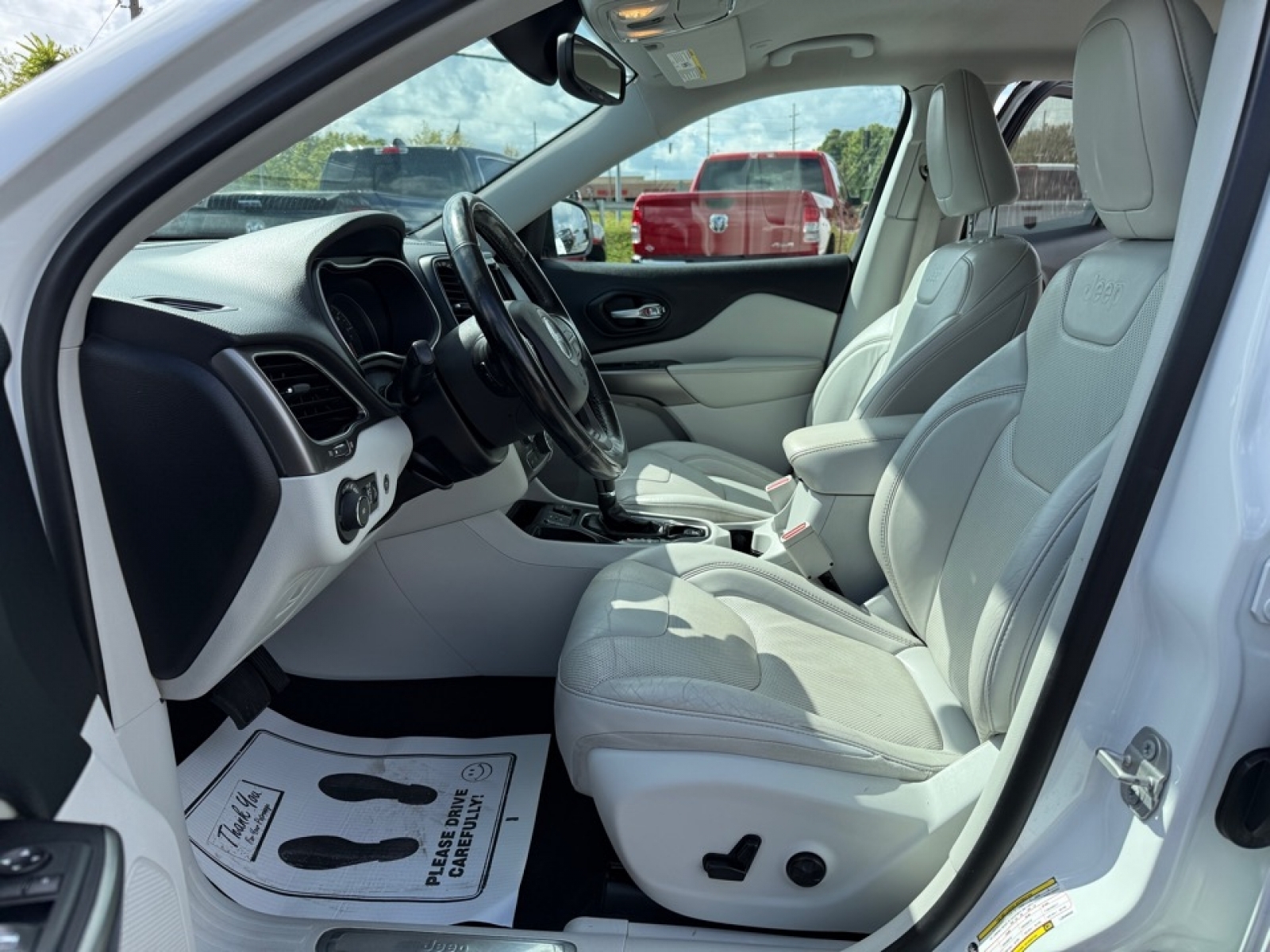 2020 Jeep Cherokee Limited photo 10