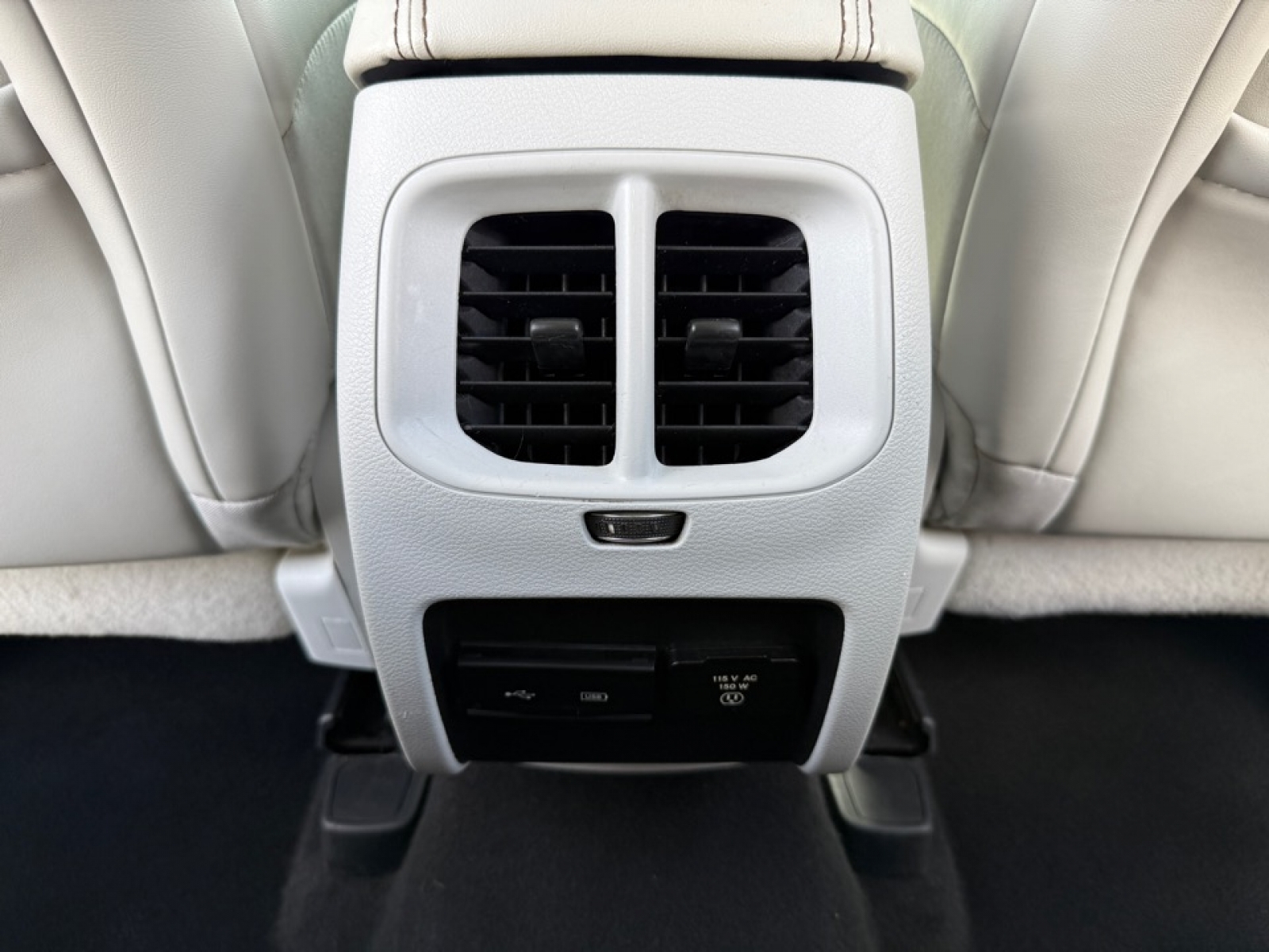 2020 Jeep Cherokee Limited photo 32