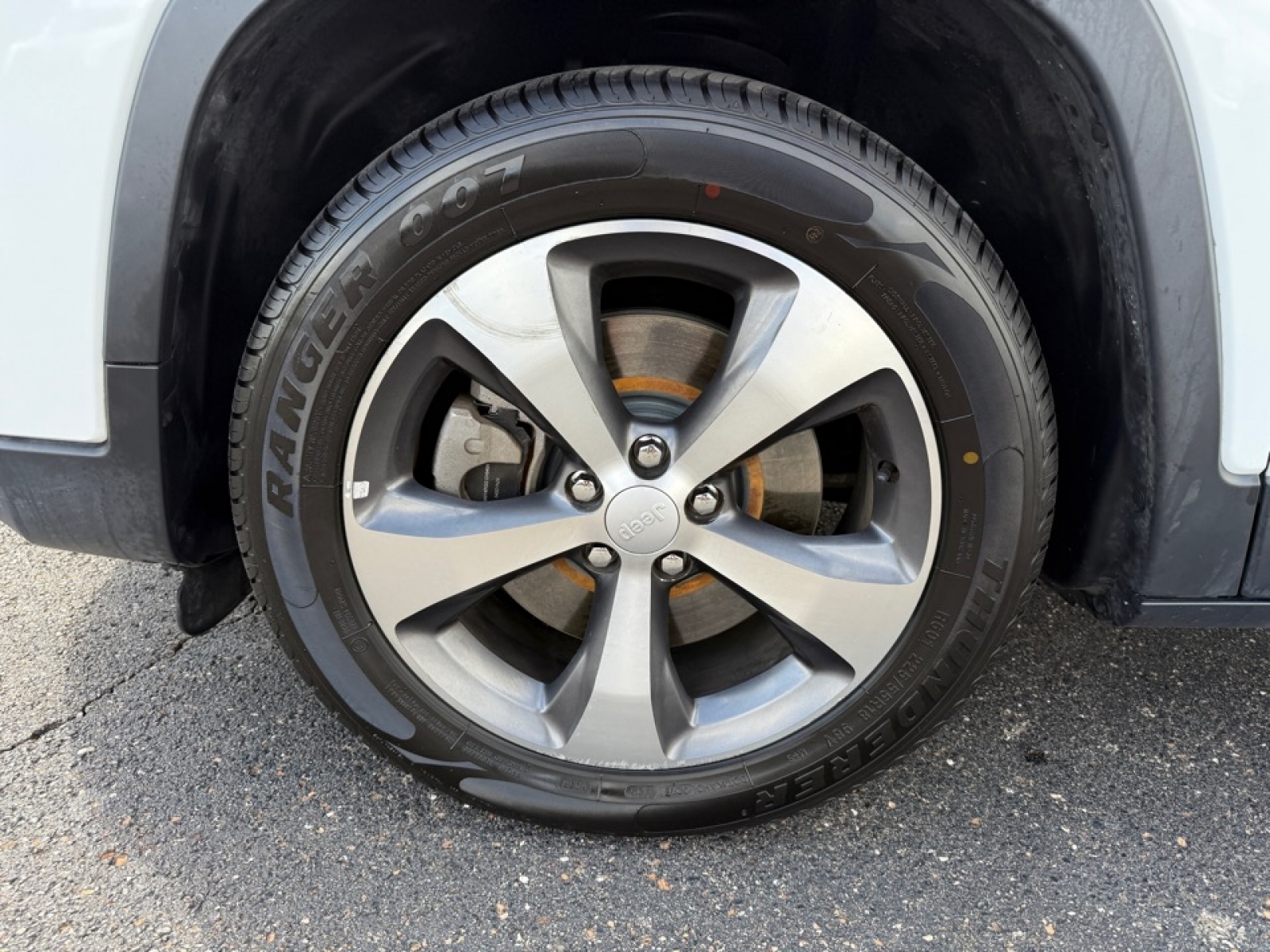 2020 Jeep Cherokee Limited photo 37