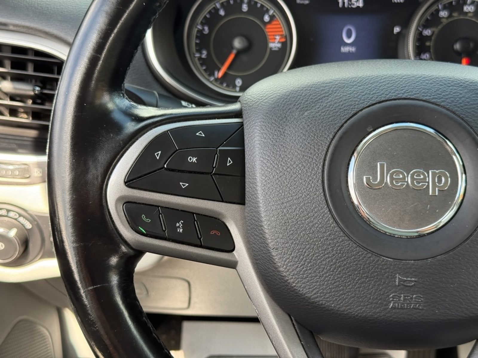 2020 Jeep Cherokee Limited photo 24