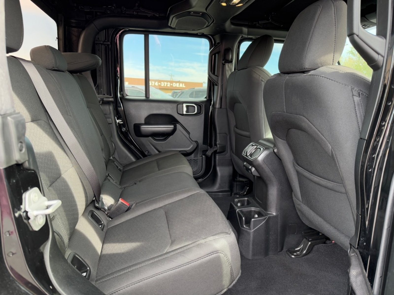 2020 Jeep Gladiator Sport S 4X4, 38974, Photo