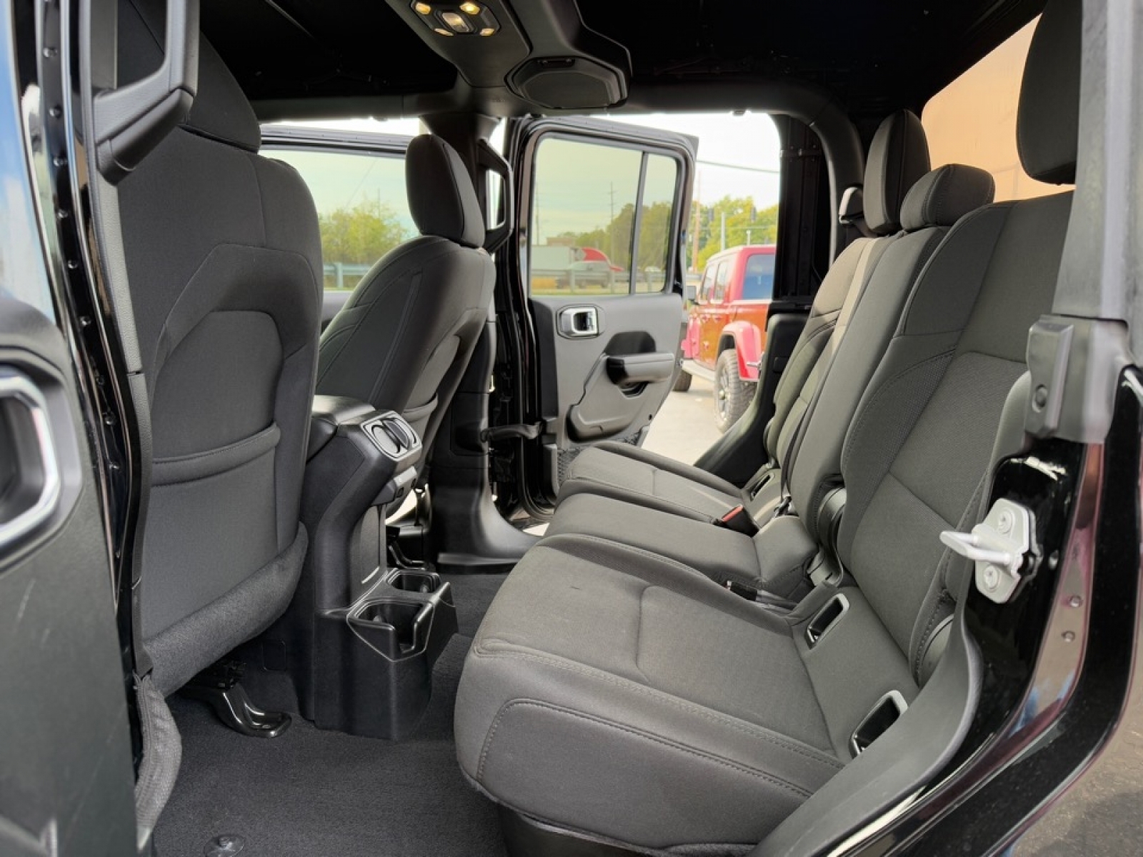 2020 Jeep Gladiator Sport S 4X4, 38974, Photo