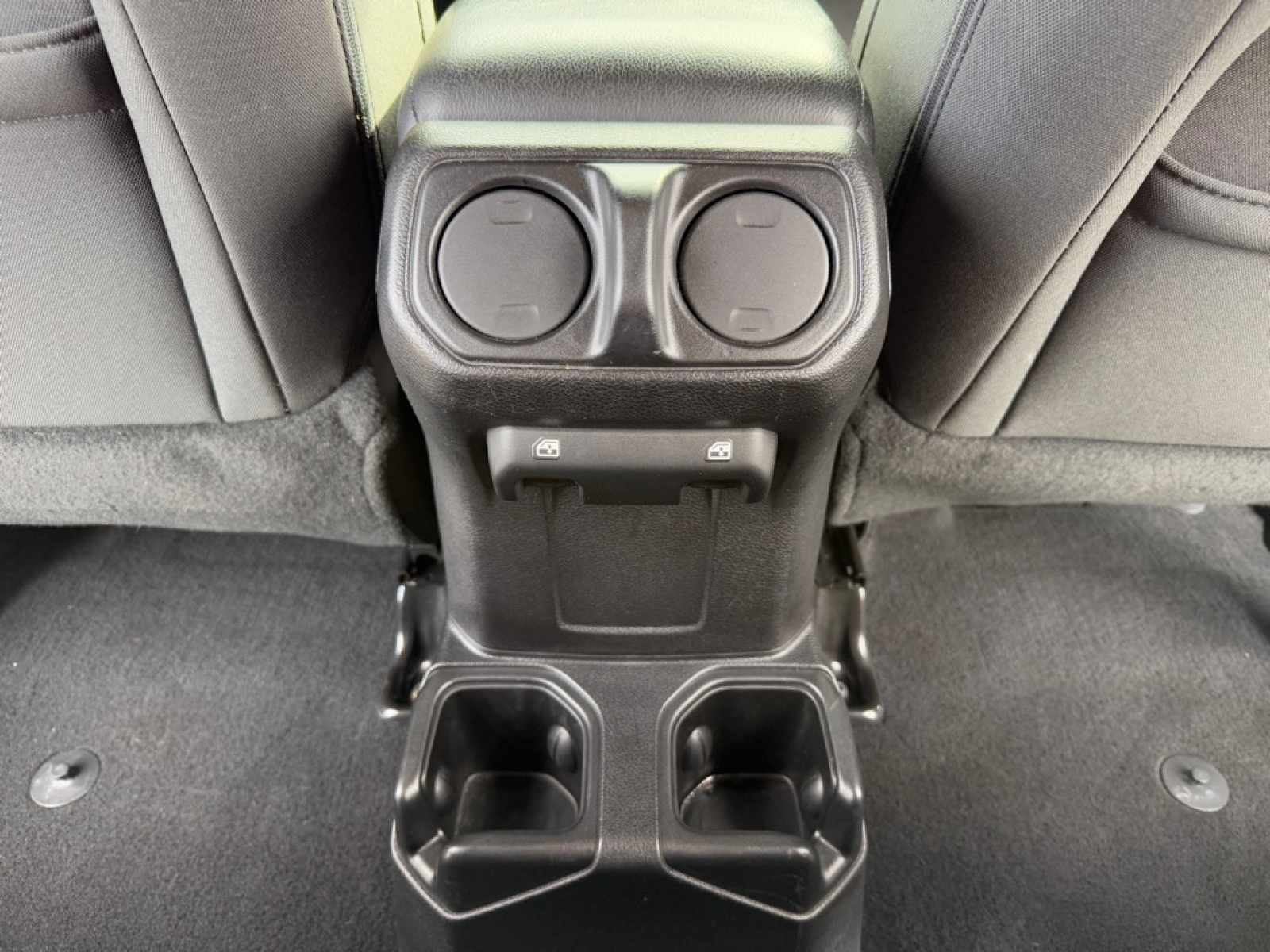 2020 Jeep Gladiator Sport S 4X4, 38974, Photo