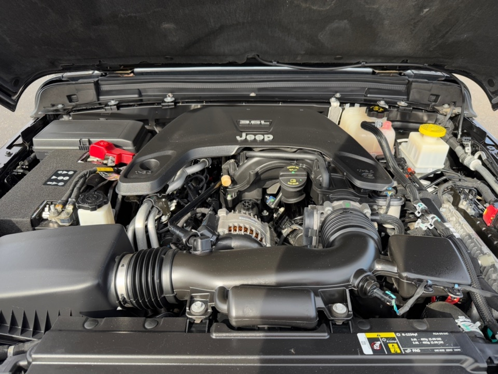 2020 Jeep Gladiator Sport S 4X4, 38974, Photo