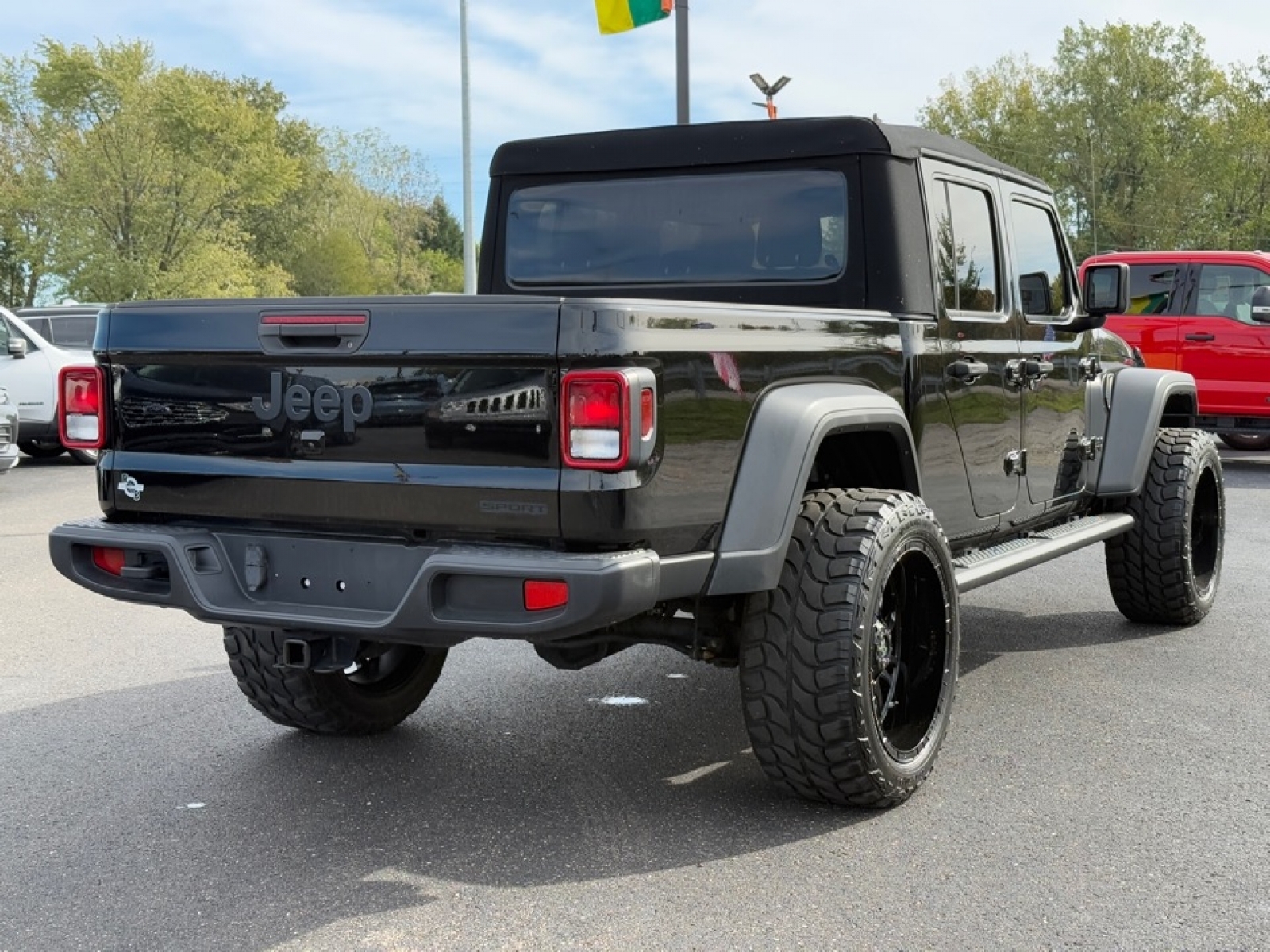 2020 Jeep Gladiator Sport S 4X4, 38974, Photo