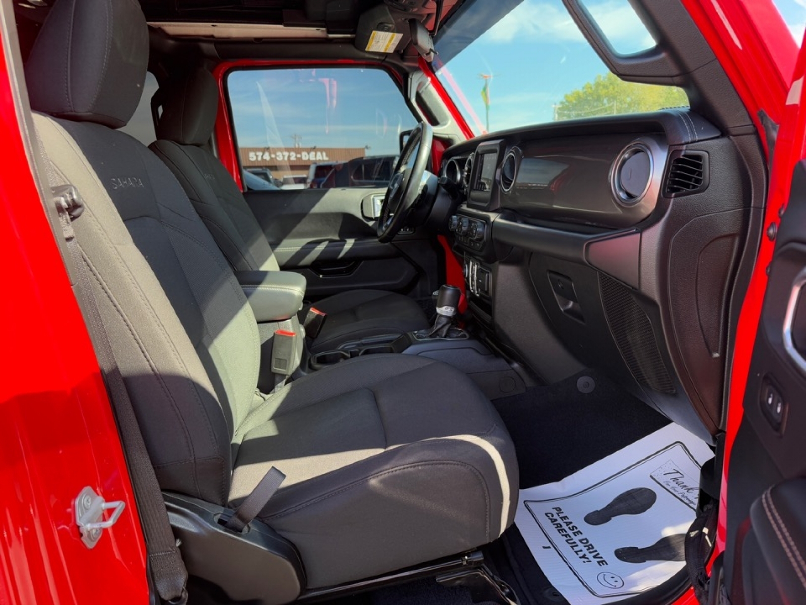 2020 Jeep Wrangler Unlimited Sahara, 38975, Photo