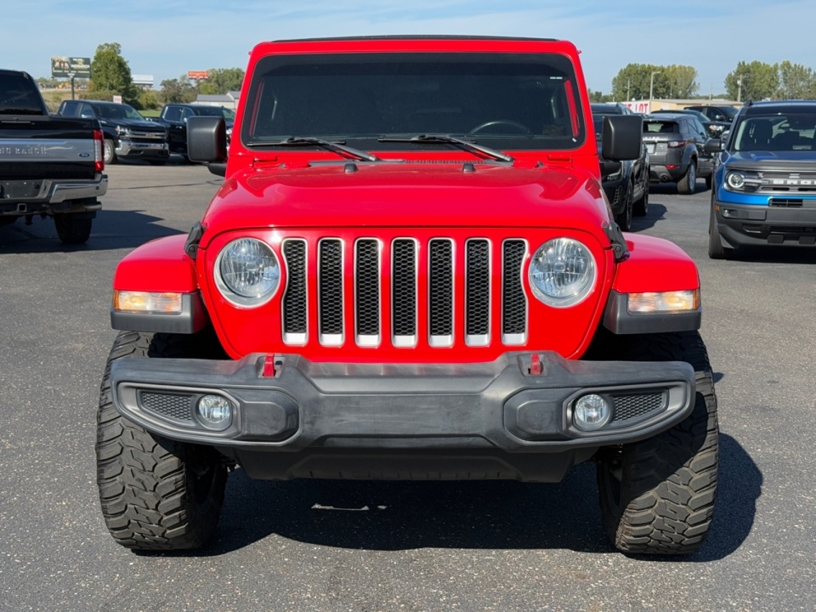 2020 Jeep Wrangler Unlimited Sahara, 38975, Photo