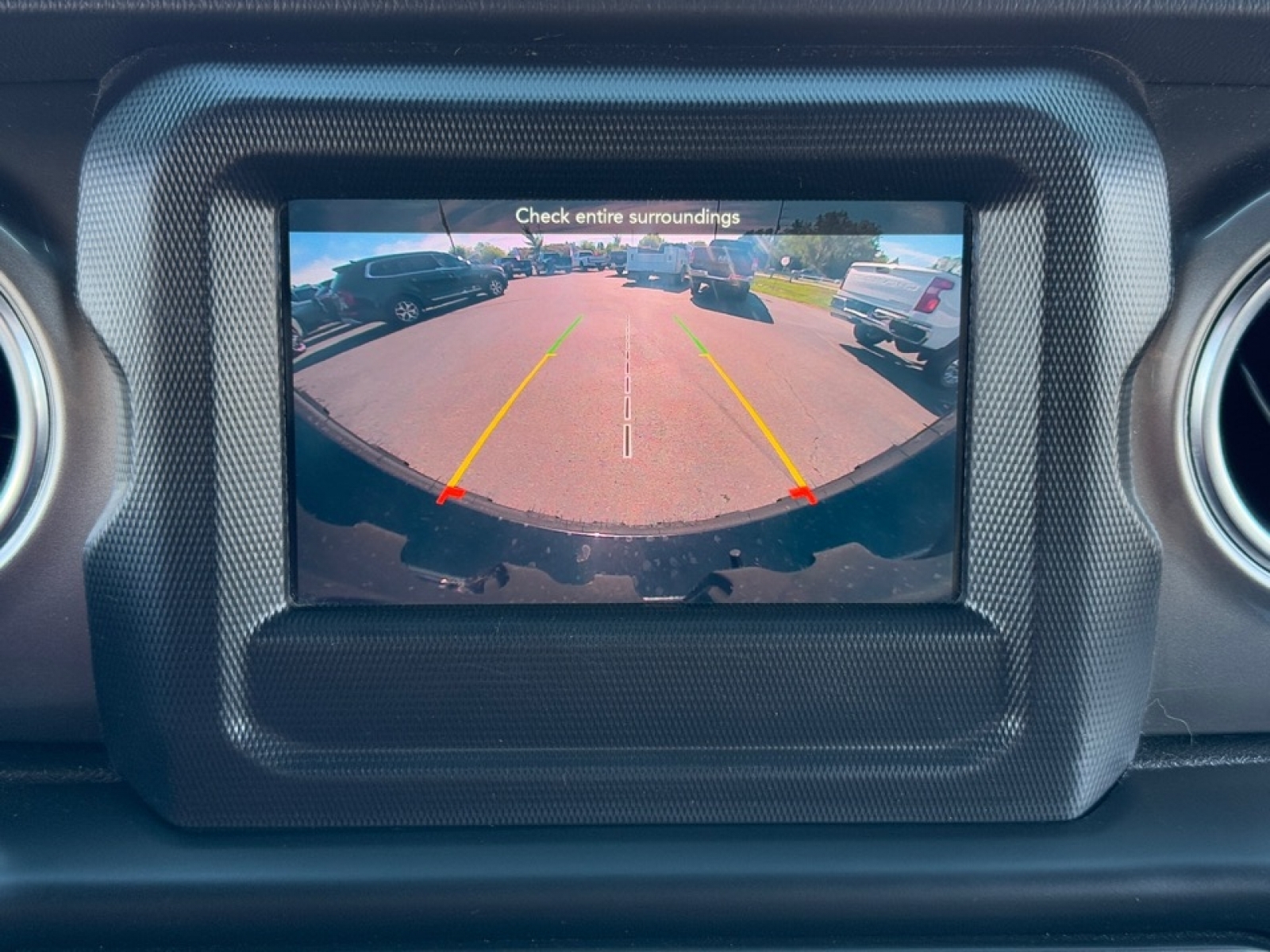 2020 Jeep Wrangler Unlimited Sahara, 38975, Photo