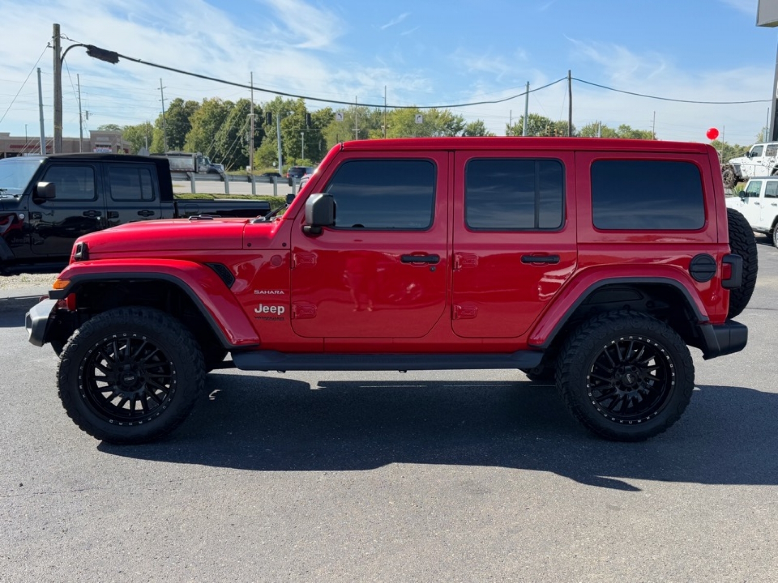 2020 Jeep Wrangler Unlimited Sahara, 38975, Photo