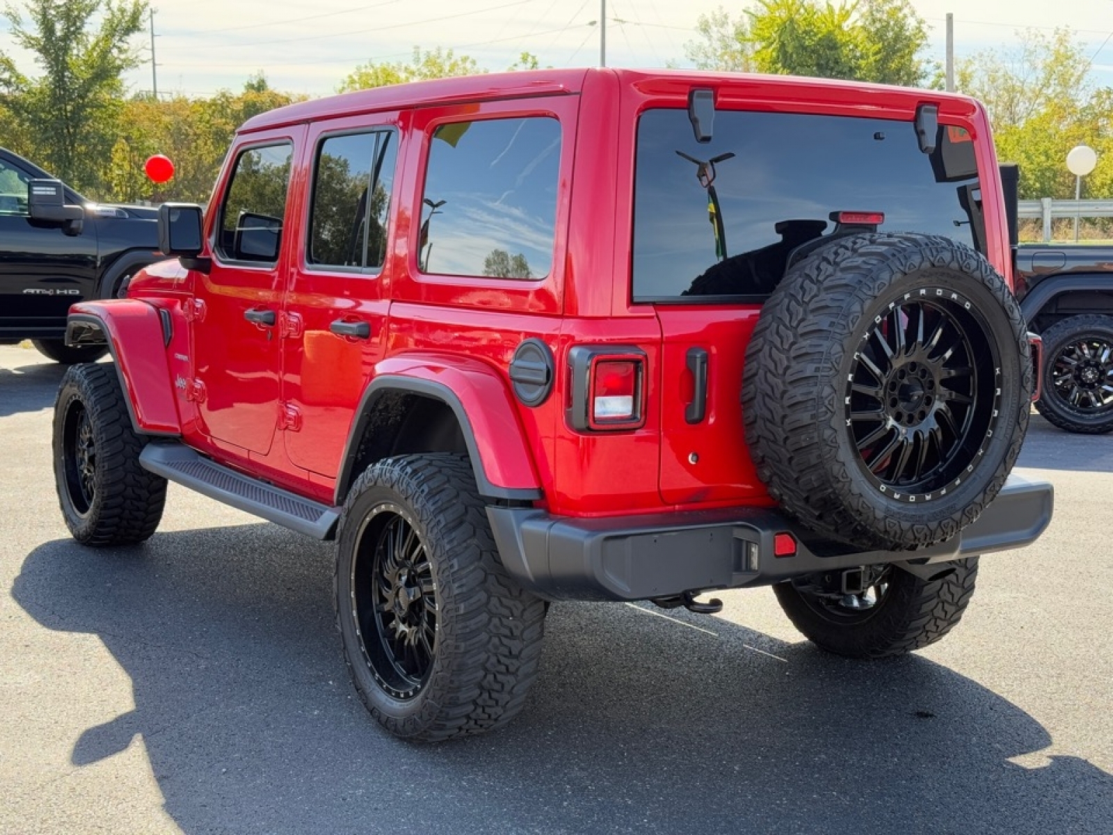 2020 Jeep Wrangler Unlimited Sahara, 38975, Photo