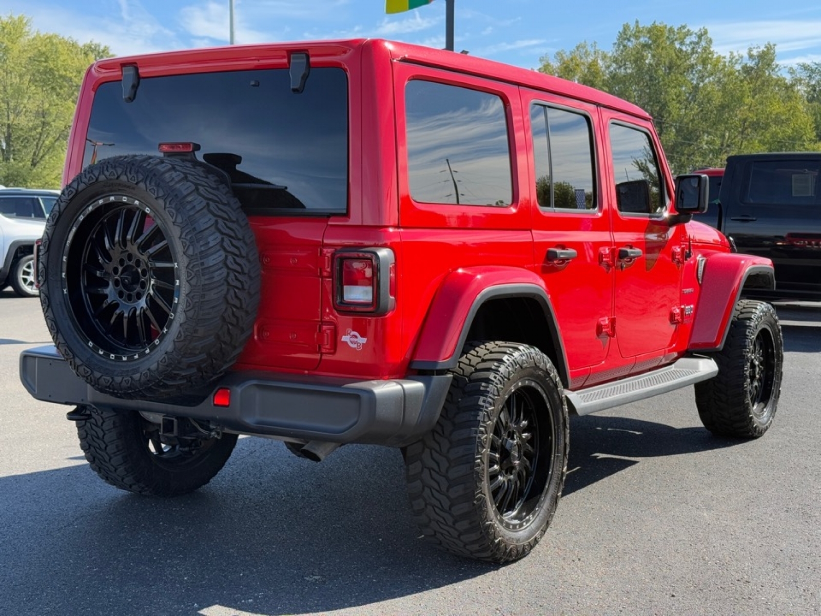 2020 Jeep Wrangler Unlimited Sahara, 38975, Photo
