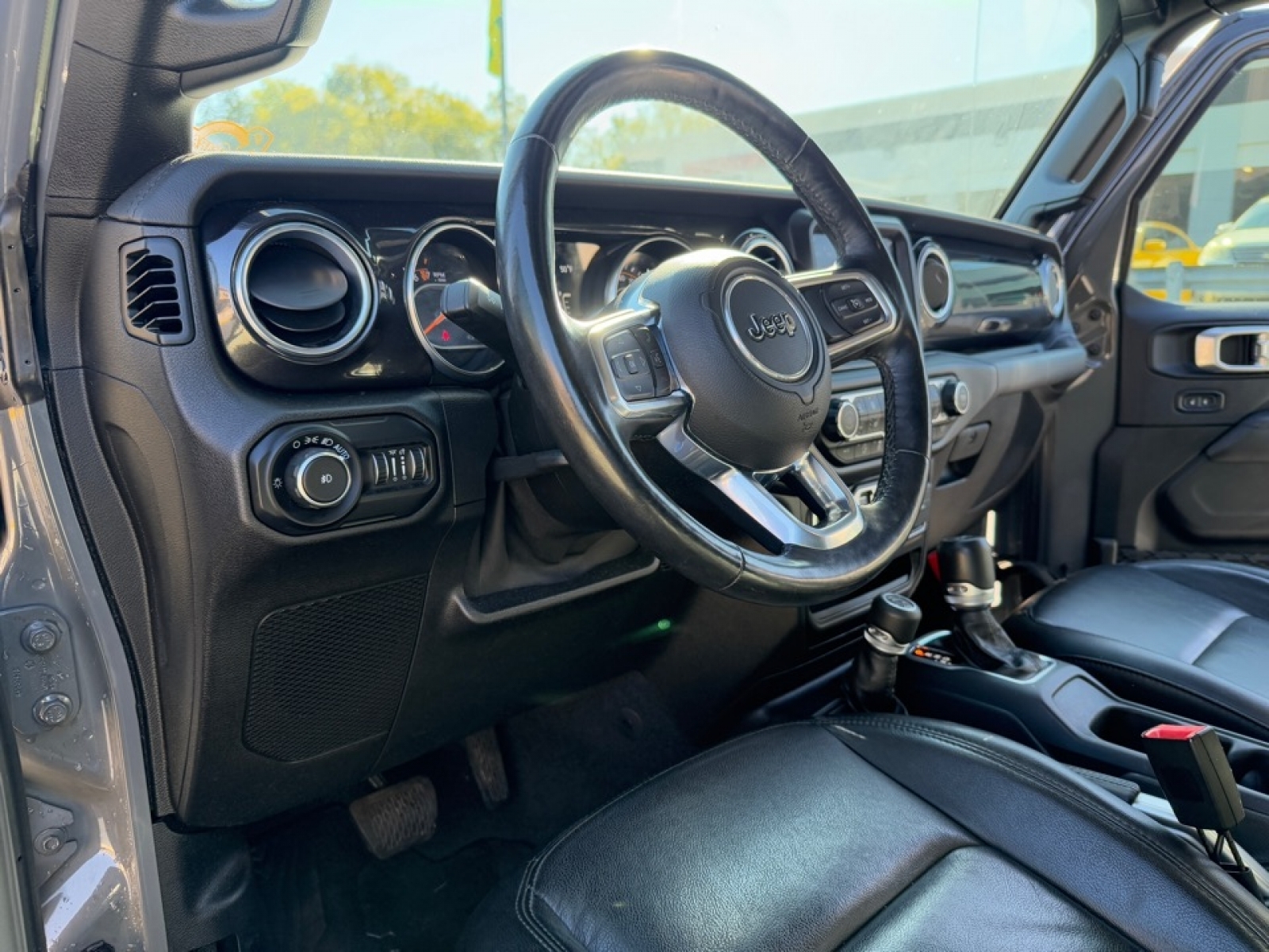 2020 Jeep Wrangler Unlimited Sahara Altitude, 39028, Photo