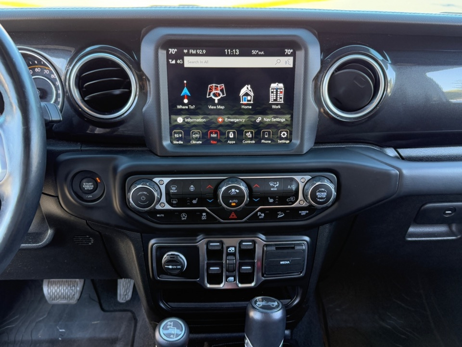 2020 Jeep Wrangler Unlimited Sahara Altitude, 39028, Photo