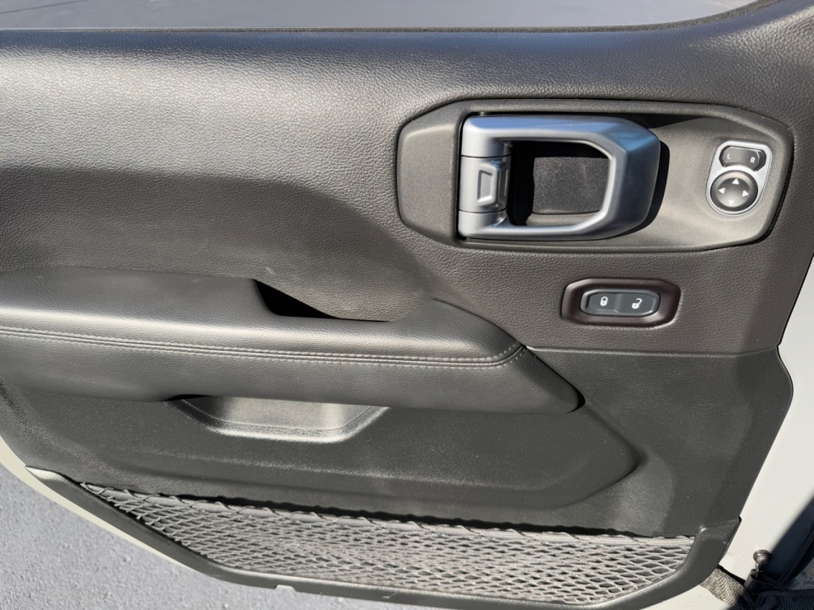 2020 Jeep Wrangler Unlimited Sahara Altitude, 39028, Photo