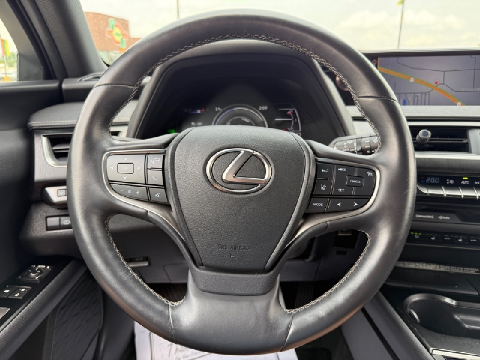 2020 Lexus UX 250h photo 4