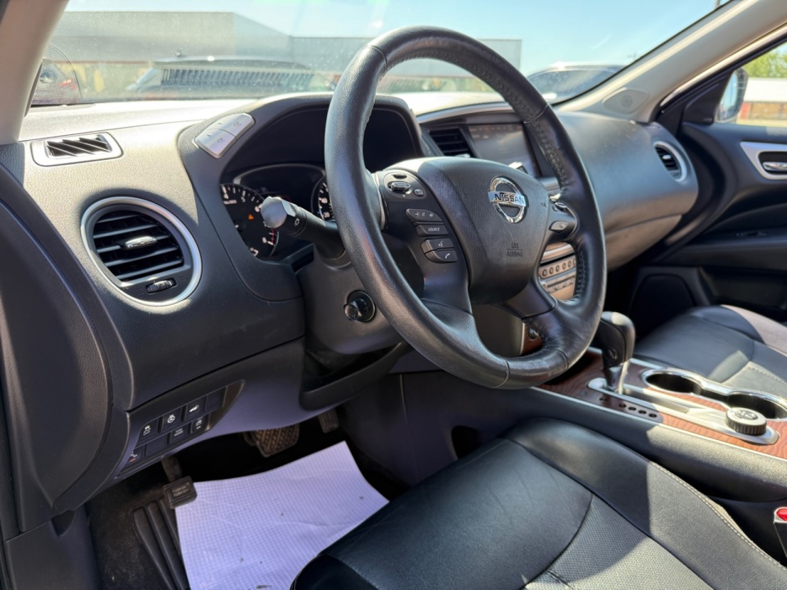2020 Nissan Pathfinder Platinum 4WD, 38390, Photo