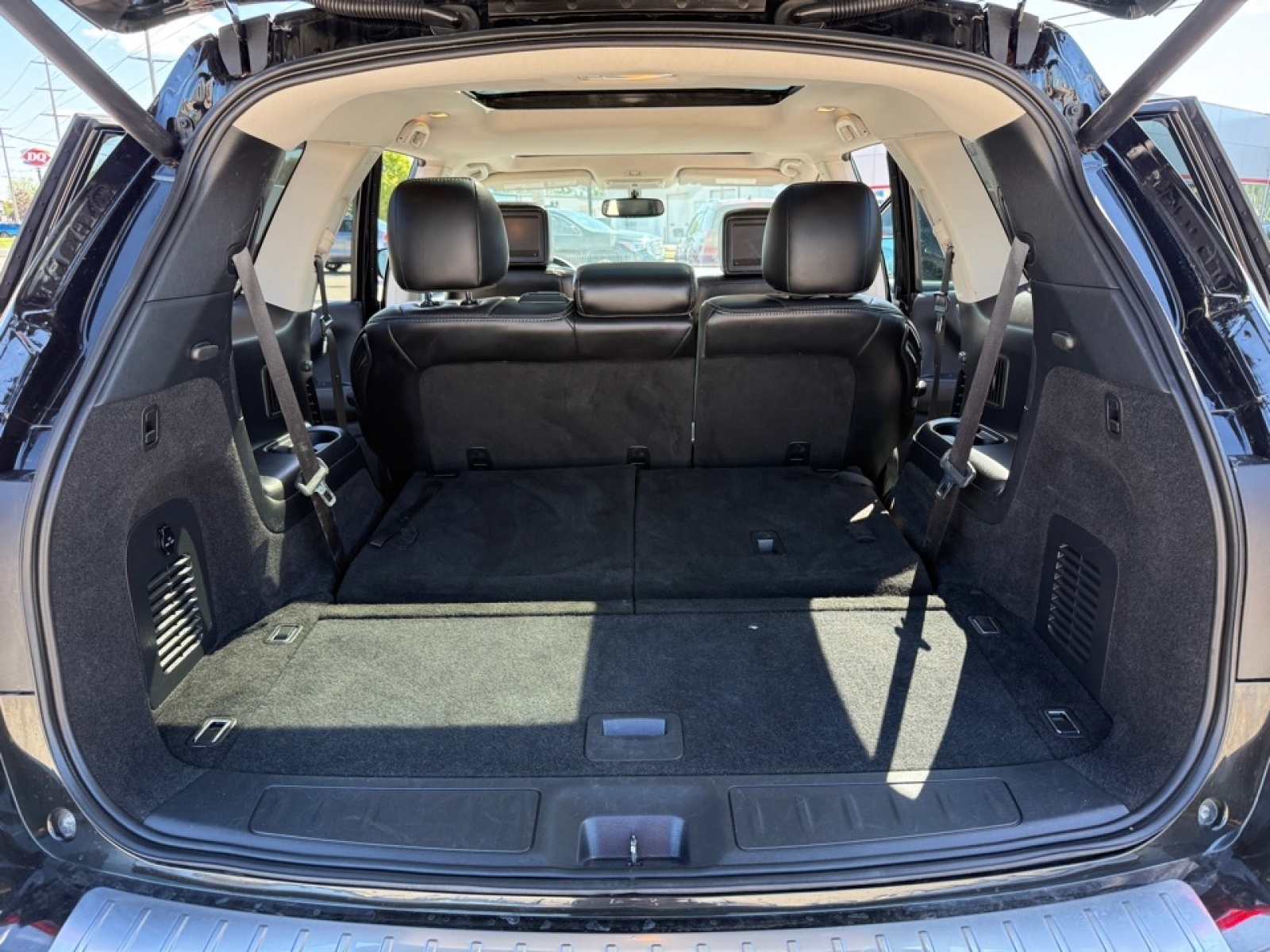 2020 Nissan Pathfinder Platinum 4WD, 38390, Photo