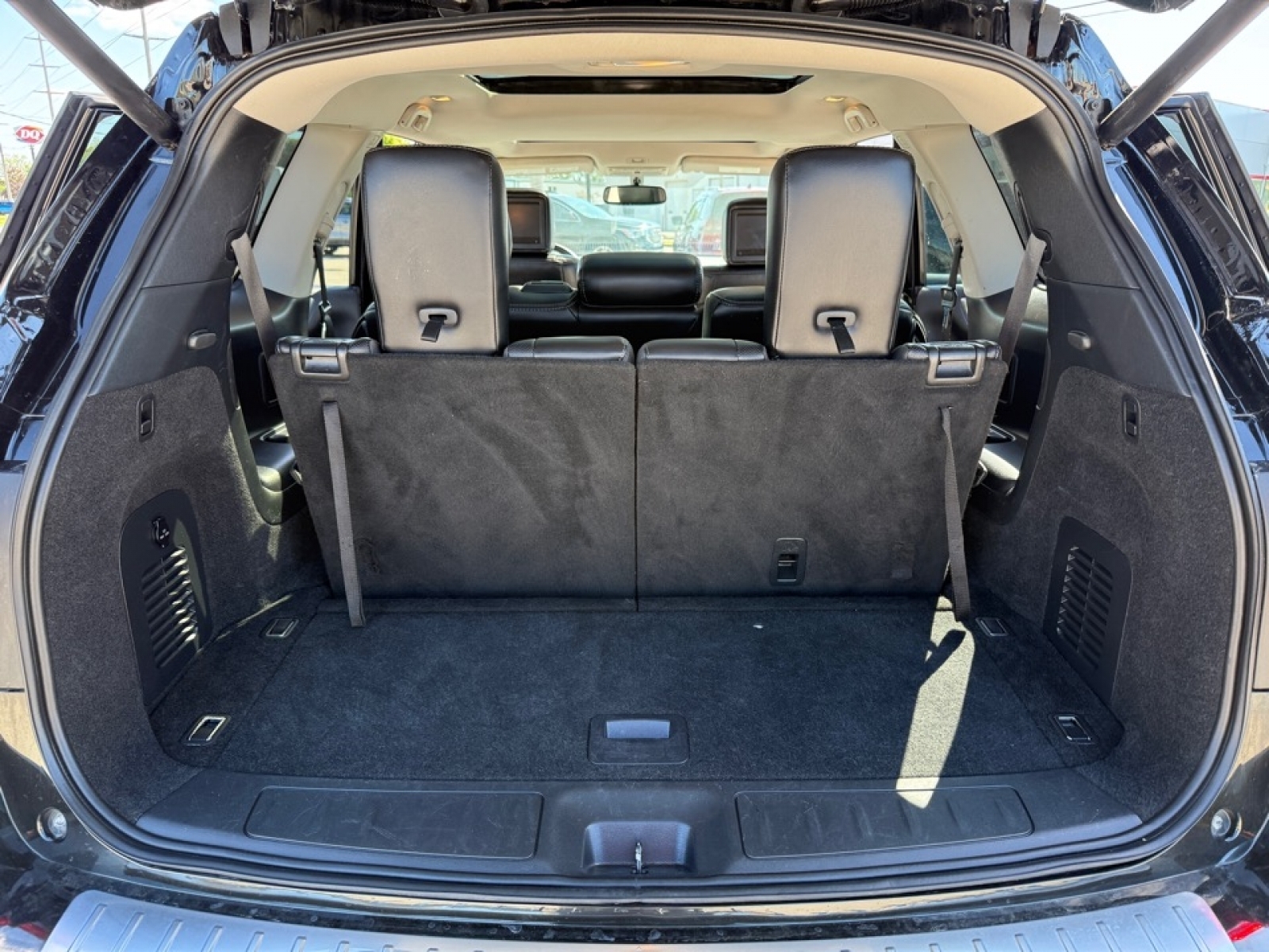 2020 Nissan Pathfinder Platinum 4WD, 38390, Photo