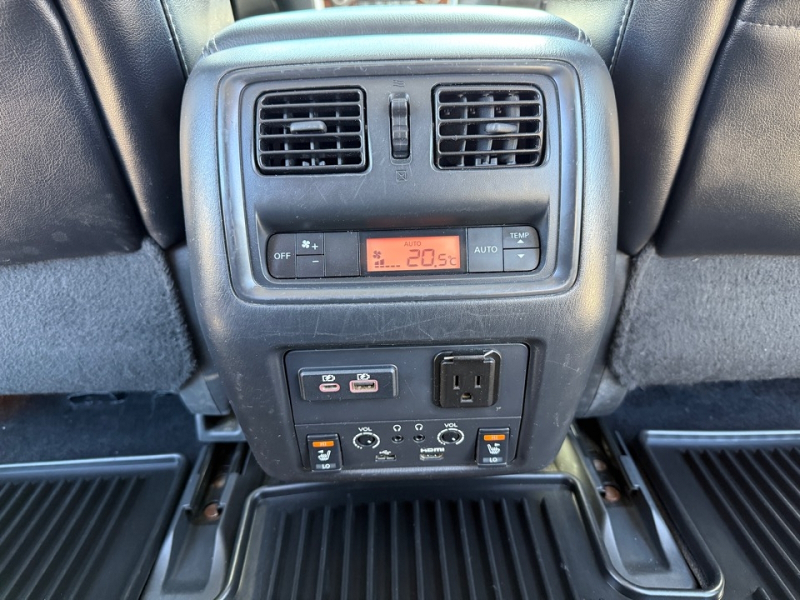 2020 Nissan Pathfinder Platinum 4WD, 38390, Photo