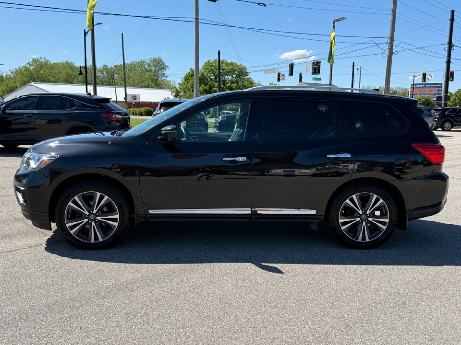 2020 Nissan Pathfinder Platinum 4WD, 38390, Photo