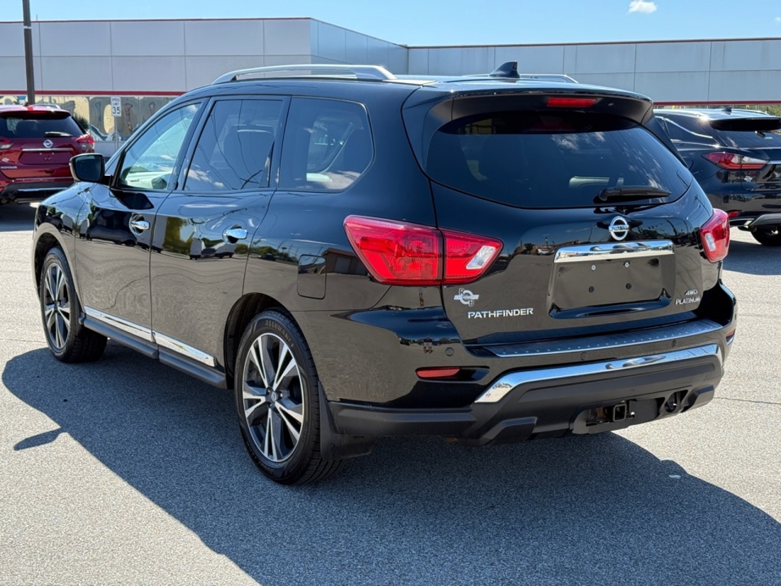 2020 Nissan Pathfinder Platinum 4WD, 38390, Photo