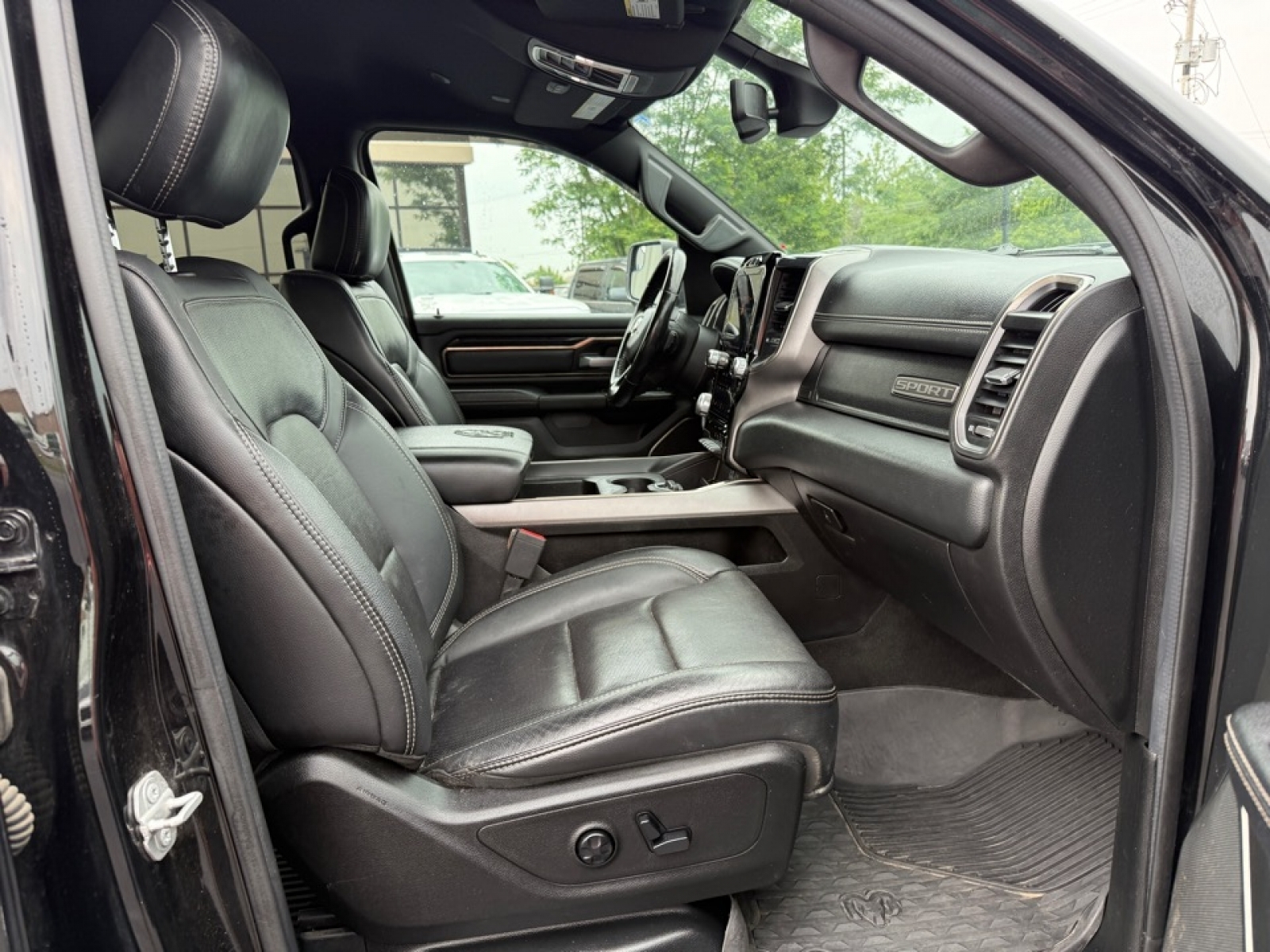 2020 Ram 1500 Rebel photo 11