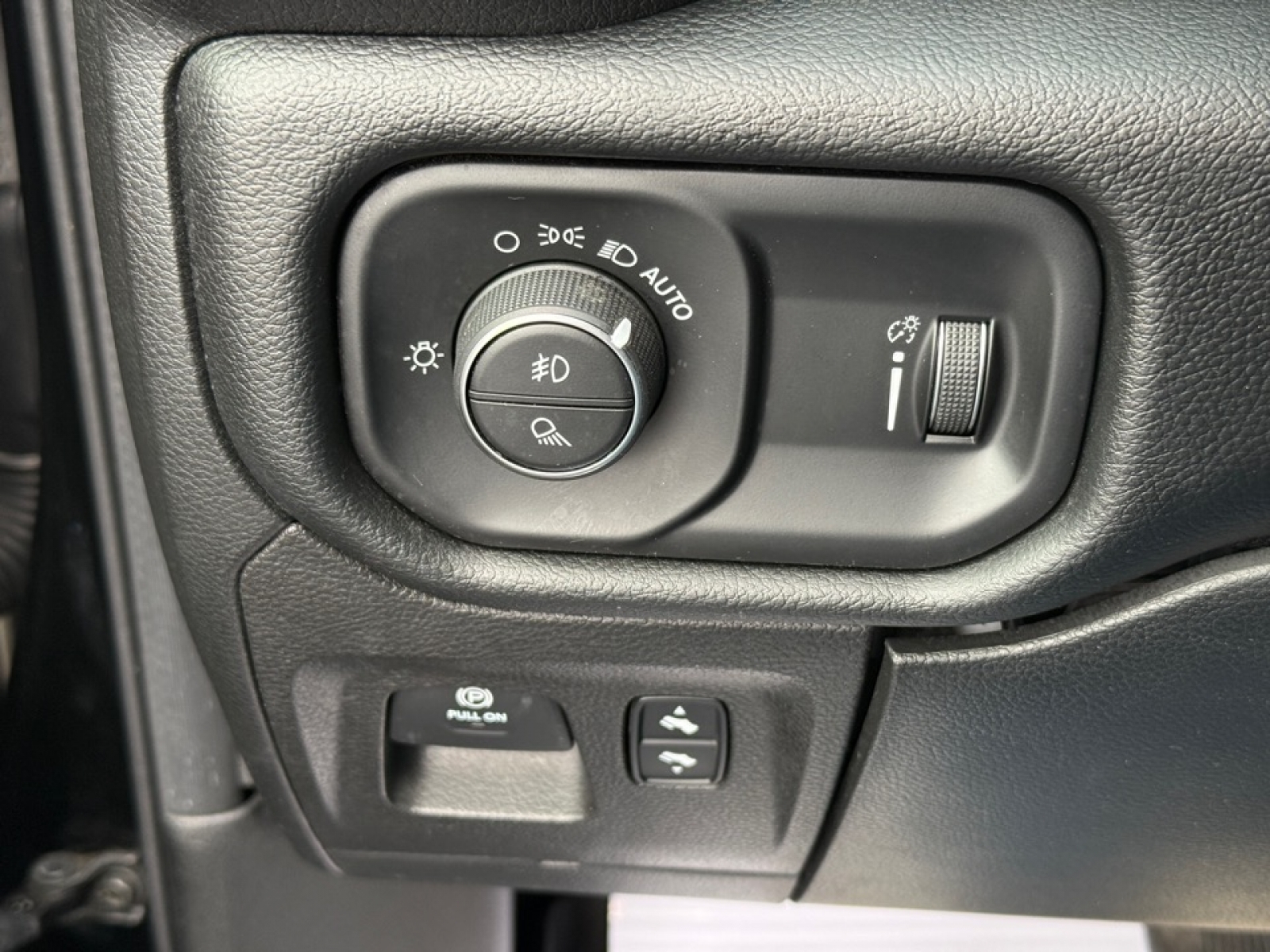 2020 Ram 1500 Rebel, 39217, Photo